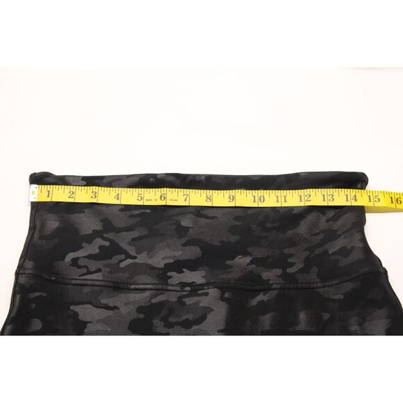 Spanx Women's Plus Faux Leather Black Camo Leggings Sz XL - Picture 5 of 9